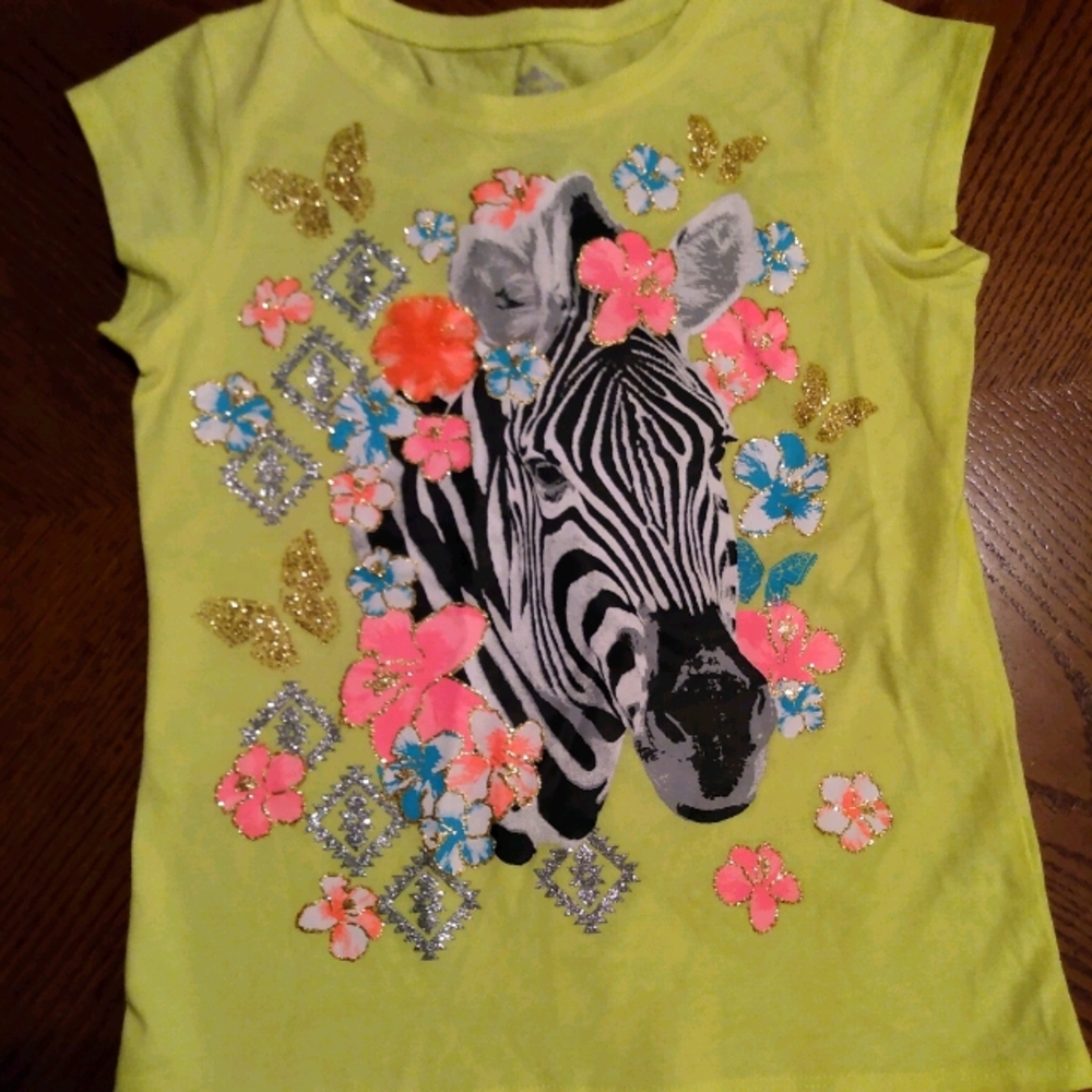 Girl's shirt